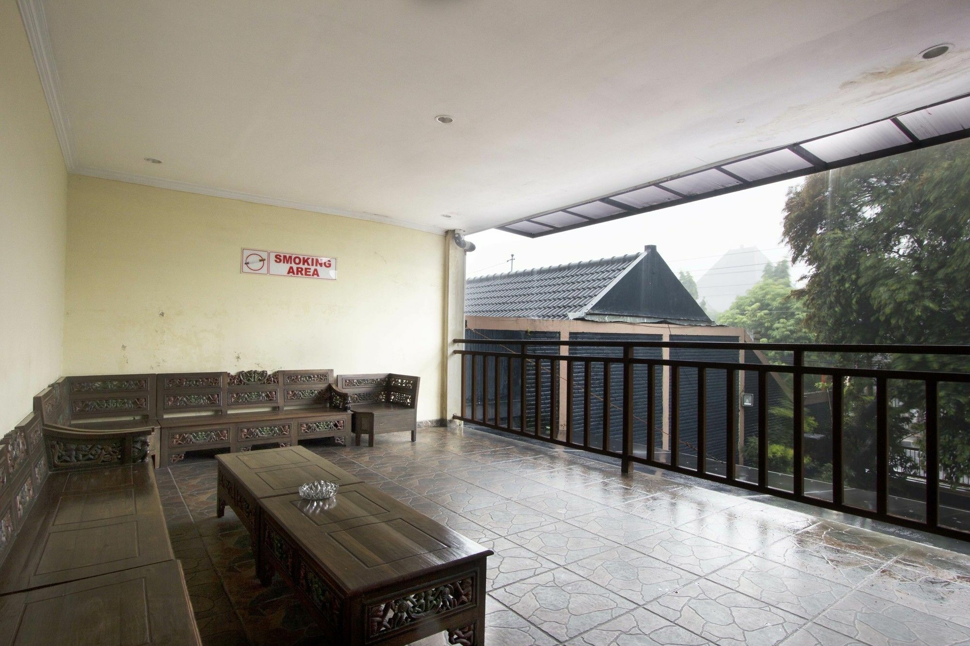 Reddoorz Plus Near Stadion Mandala Krida Yogyakarta Exterior photo