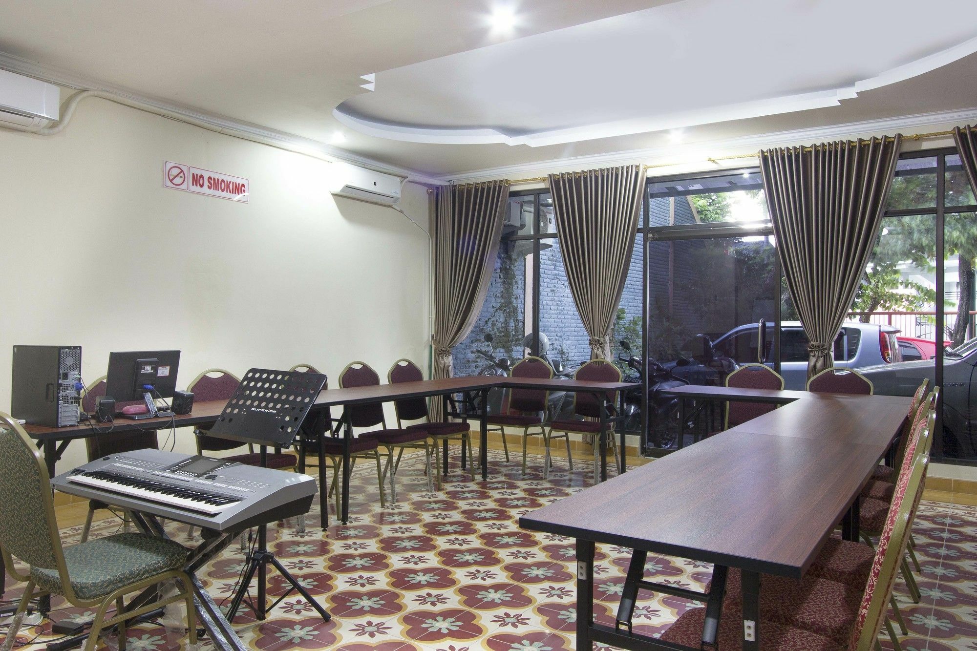 Reddoorz Plus Near Stadion Mandala Krida Yogyakarta Exterior photo